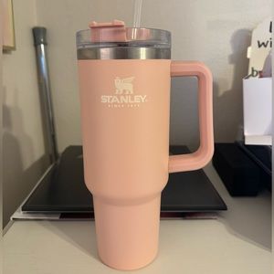 40 oz Stanley cup with handle